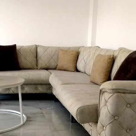 Zhaklin Apartment's Apartamento *