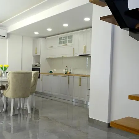 Zhaklin Apartment's Apartamento *