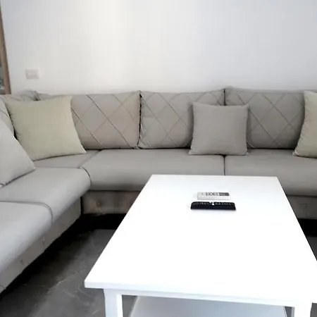 Zhaklin Apartment's * Sarande